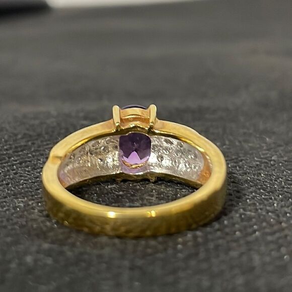 Large ring with a large purple gem - Picture 4 of 6